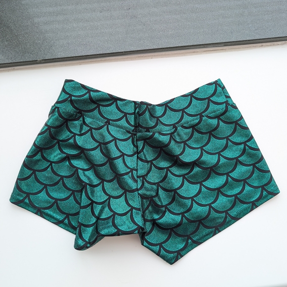 Coquetry Low Rise Shorts Trio - Black, Green Mermaid Scales, Moonstone Size S - Picture 6 of 8